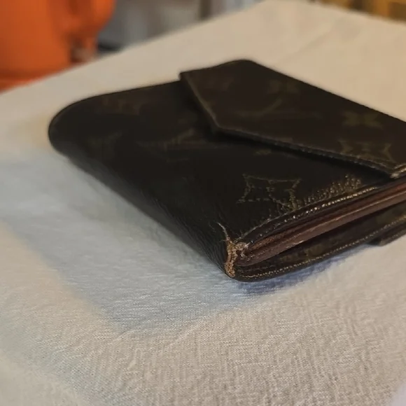 Louis Vuitton Black and Gold Monogram Wallet - Picture 9 of 9